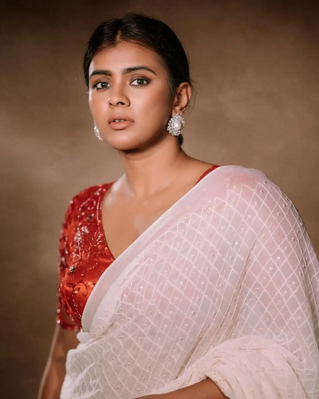 Beautiful Indian Actress Hebah Patel in White Saree
